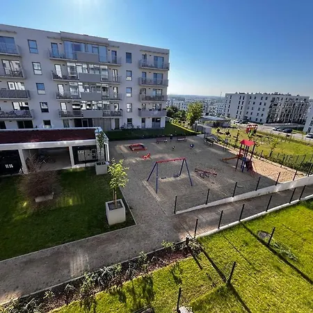 More Love - 8 Min Autem Ikea, 10 Min Autem Majaland Apartment
